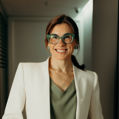 Foto de Dra. Flávia Oliveira